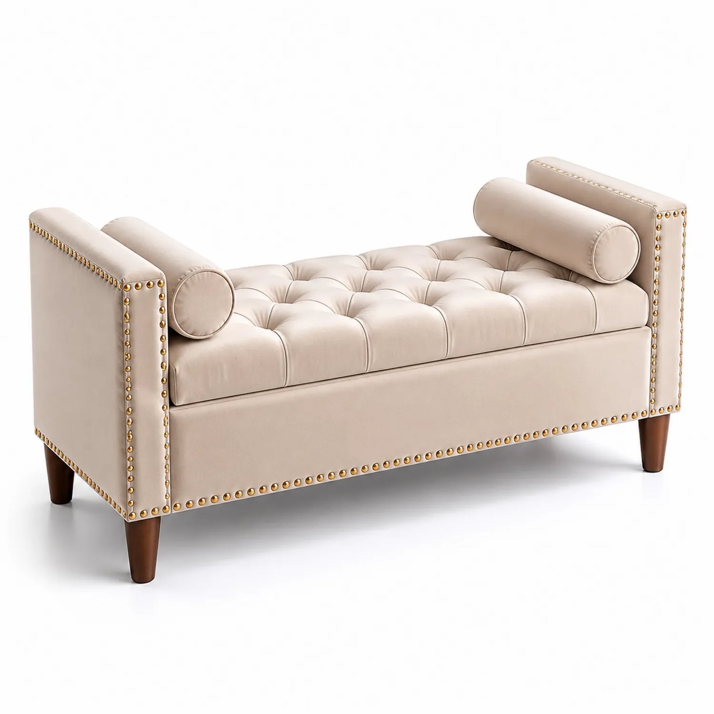 Banco tapizado en terciopelo beige con tachuelas y patas de madera